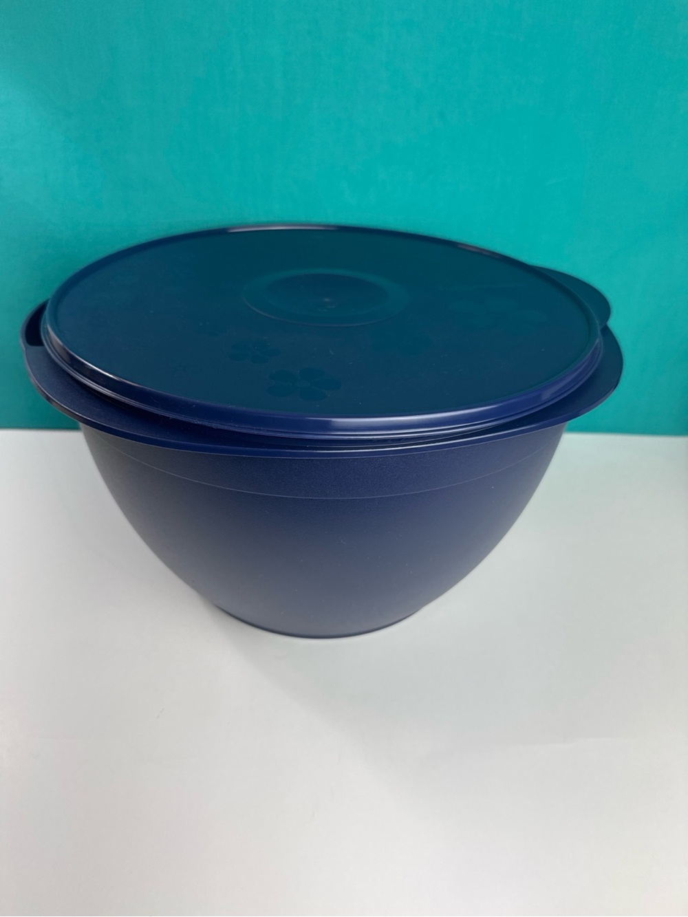 Tupperware Maxi Bowl 40 Cup 9.5L Dark Blue With Seal